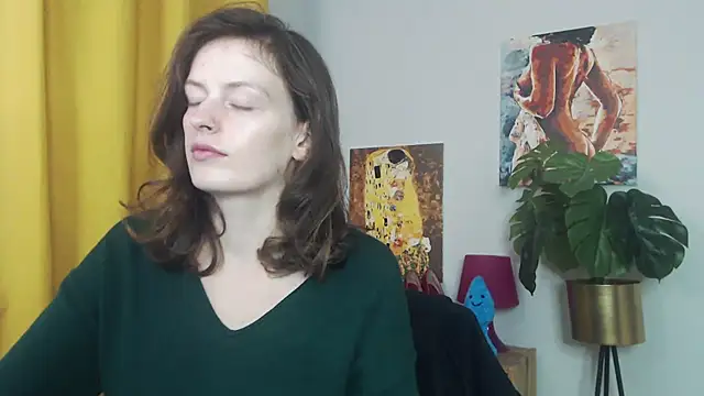 juicyNadine online show from October 29, 5:45 am