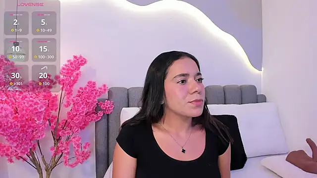 karol rivera  online show from November 20, 11:06 pm