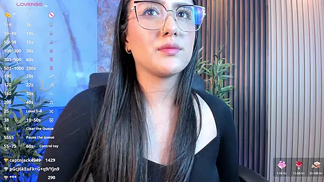 paulina sweett  online show from October 3, 6:57 pm