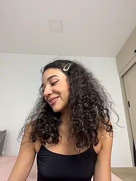 uniquerossie online show from February 21, 7:31 am