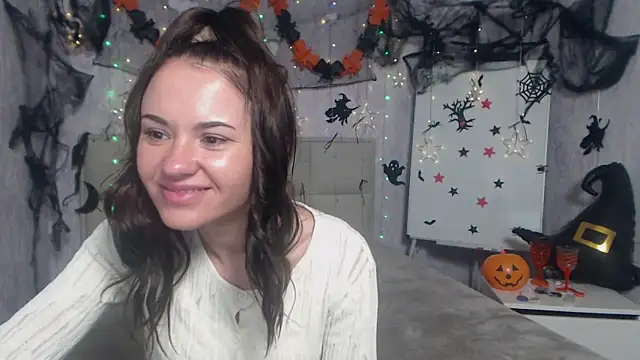 Snapshot of KaraCriegs chatting on October 23, 5:19 pm KaraCriegs online show from October 23, 5:19 pm