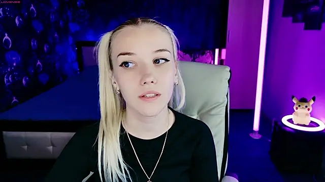 ShhhO O online show from November 5, 5:18 pm