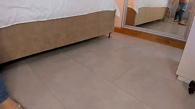 Martinaa Jones  online show from February 25, 1:20 pm