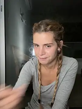 EmiliaCatalina online show from November 15, 10:44 pm