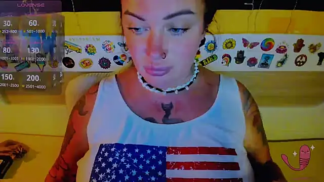 EllieOz online show from September 14, 6:39 pm