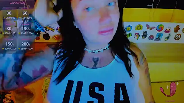 EllieOz online show from September 18, 4:38 pm