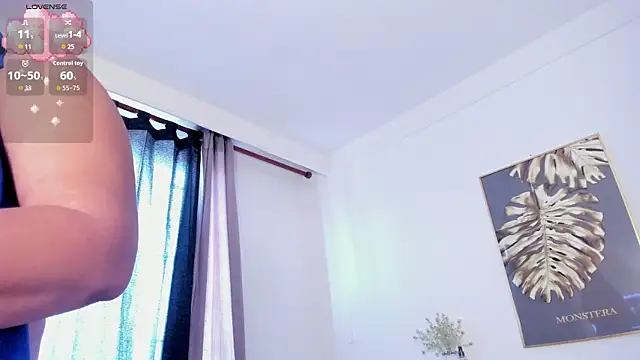 Snapshot of Amina_hafsa chatting on October 21, 8:13 pm Amina hafsa online show from October 21, 8:13 pm