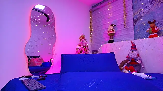 arl chloee online show from November 30, 3:11 am