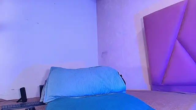 arl chloee online show from September 23, 3:15 am