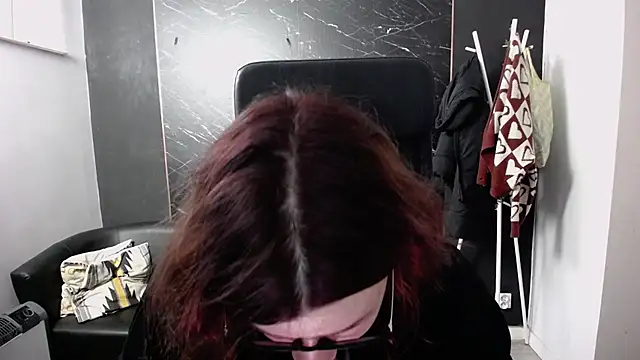 littleviki7 online show from October 4, 6:30 am