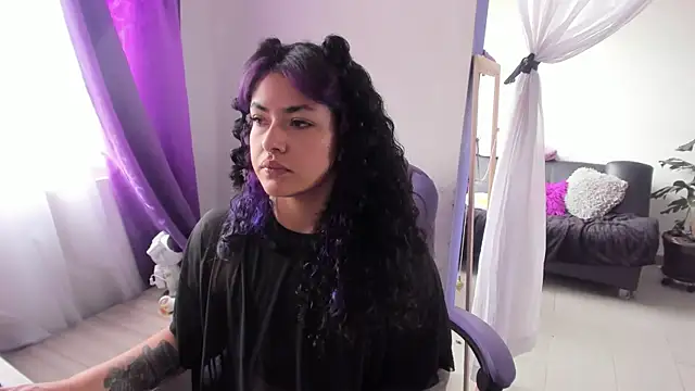 witchviolet online show from October 1, 4:01 pm