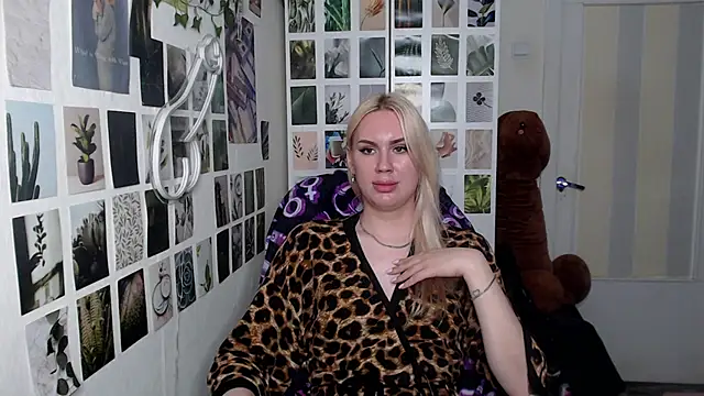 CapriScorpion online show from December 5, 2:40 pm