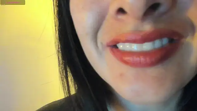 Snapshot of queen_fetish chatting on October 23, 10:43 am queen fetish online show from October 23, 10:43 am