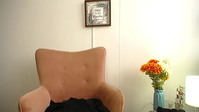 JainaRogers online show from December 19, 8:45 pm