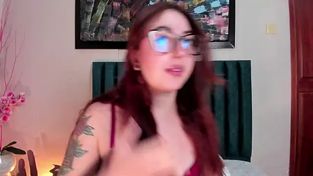 Emilywatsonn online show from November 26, 12:44 am