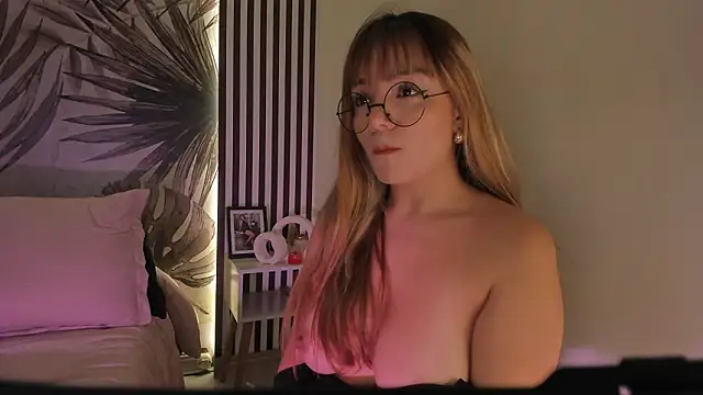 Samaantha-White online show from February 25, 12:04 pm