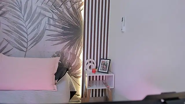 Samaantha-White online show from February 12, 11:56 am