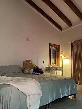 Amelia Rouse online show from February 9, 9:06 pm