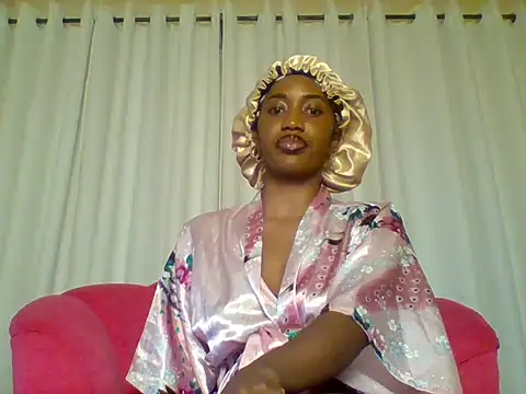 Queeen model online show from October 6, 9:30 pm