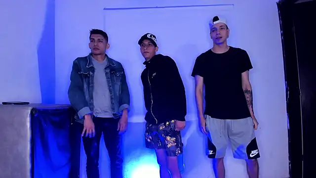 Threesome-no-mercy online show from February 8, 1:31 am