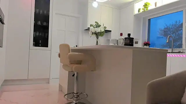 winterforu online show from October 18, 5:48 pm