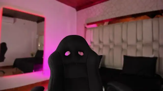 Kleverly Manson1 online show from November 18, 7:59 pm