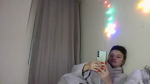 Linusya online show from December 14, 5:41 pm