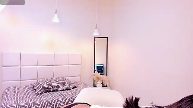 your khloe online show from January 10, 1:27 pm