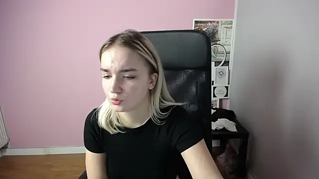 Snapshot of viktoria_lovely chatting on September 20, 10:02 am viktoria lovely online show from September 20, 10:02 am