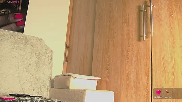 aidaadams online show from October 9, 11:14 am