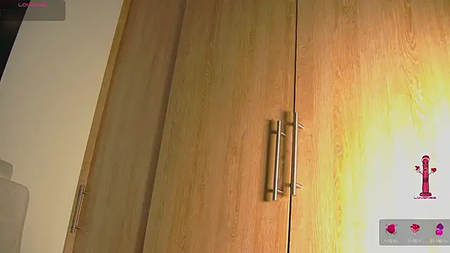 aidaadams online show from October 8, 11:03 am