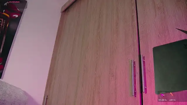 aidaadams online show from November 1, 11:03 am