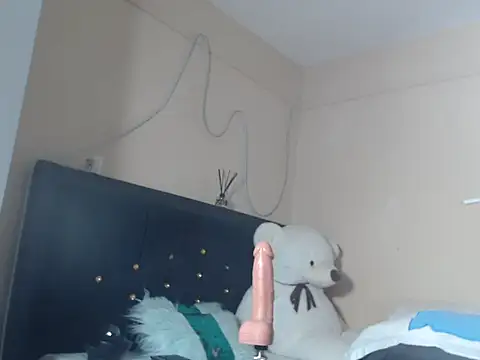 Snapshot of leslie_bebby2 chatting on October 24, 11:45 pm leslie bebby2 online show from October 24, 11:45 pm