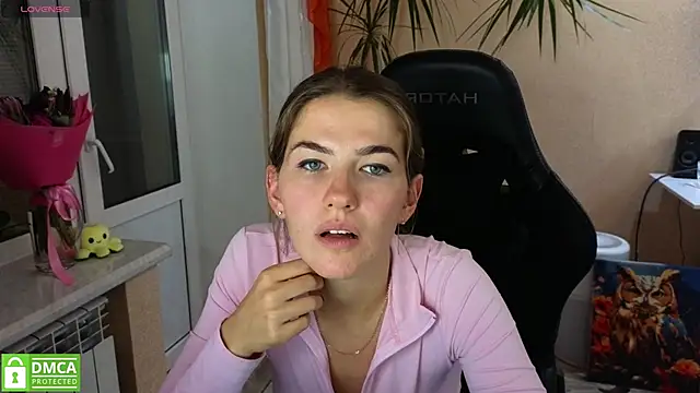 Snapshot of mag1c_eyes1 chatting on October 3, 7:19 pm mag1c eyes1 online show from October 3, 7:19 pm