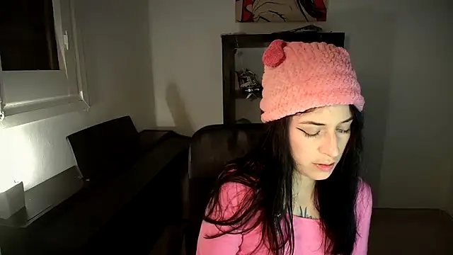 Windy butterfly online show from November 9, 10:27 pm