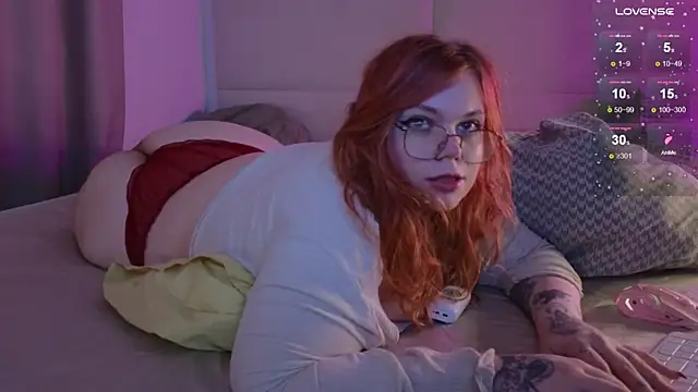 Tara Renn online show from September 8, 9:47 pm