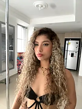 Melina-Smith online show from November 19, 10:10 pm