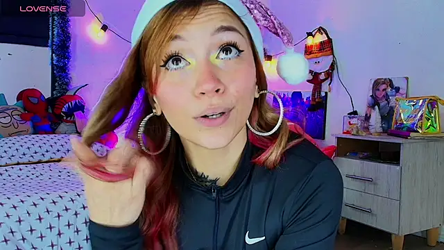 alisson zafiro  online show from December 3, 3:20 am