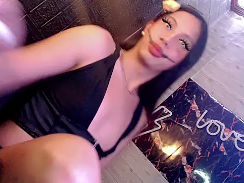 whiteladyboy online show from October 29, 7:05 pm