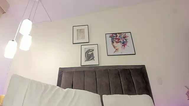 helen mooree online show from November 6, 1:28 pm