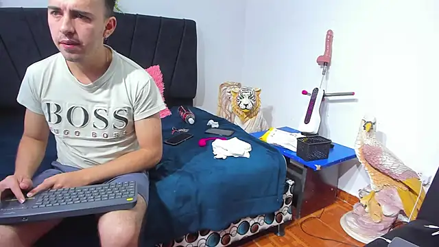 big-dicktop23 online show from December 17, 3:11 am