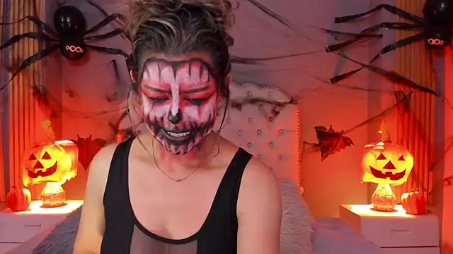 RamonaSimons online show from October 31, 8:57 pm