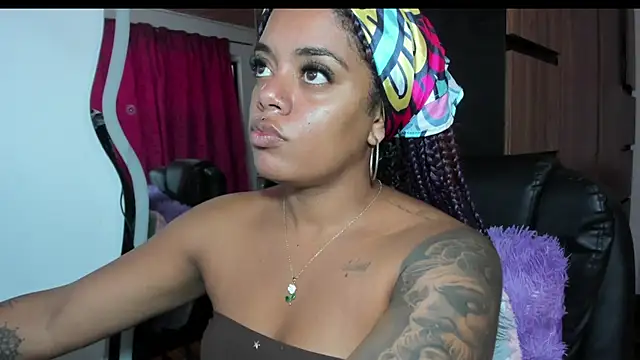 ladyrd1 online show from November 9, 6:15 pm