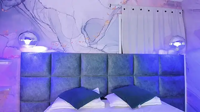 sabrinamilani online show from September 12, 3:29 am