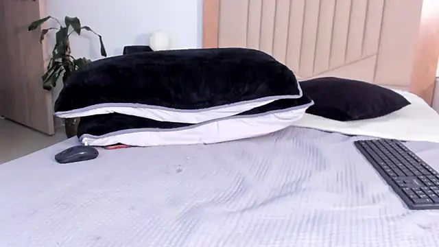 AnaHenao online show from October 20, 10:35 pm