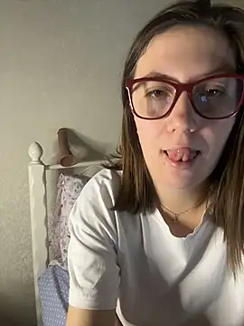 BeatriceTender online show from February 9, 8:55 pm