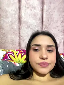 Kimmymadison- online show from December 18, 2:38 am