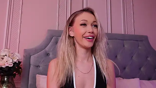 LucyAddison online show from October 13, 4:04 am