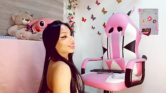 Snapshot of amaranta1411- chatting on October 13, 9:17 pm amaranta1411- online show from October 13, 9:17 pm