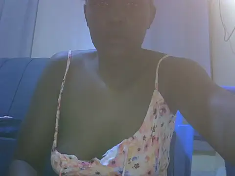 pretty alma20 online show from March 6, 6:47 pm